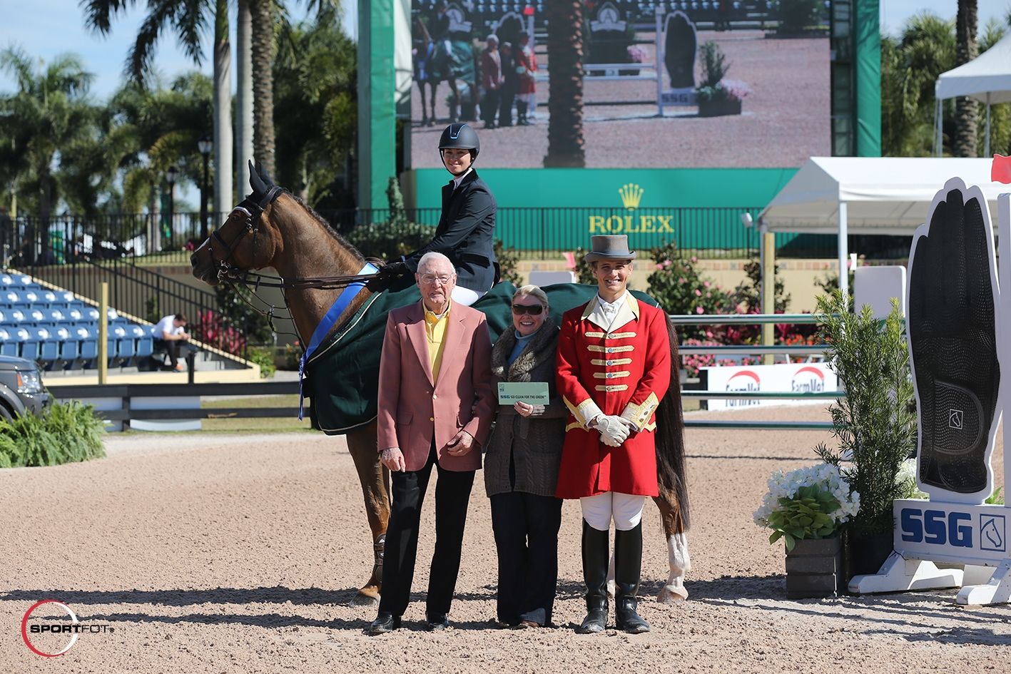 Reed Kessler Claims $3,000 SSG Gloves Bonus at 2016 Winter Equestrian  Festival