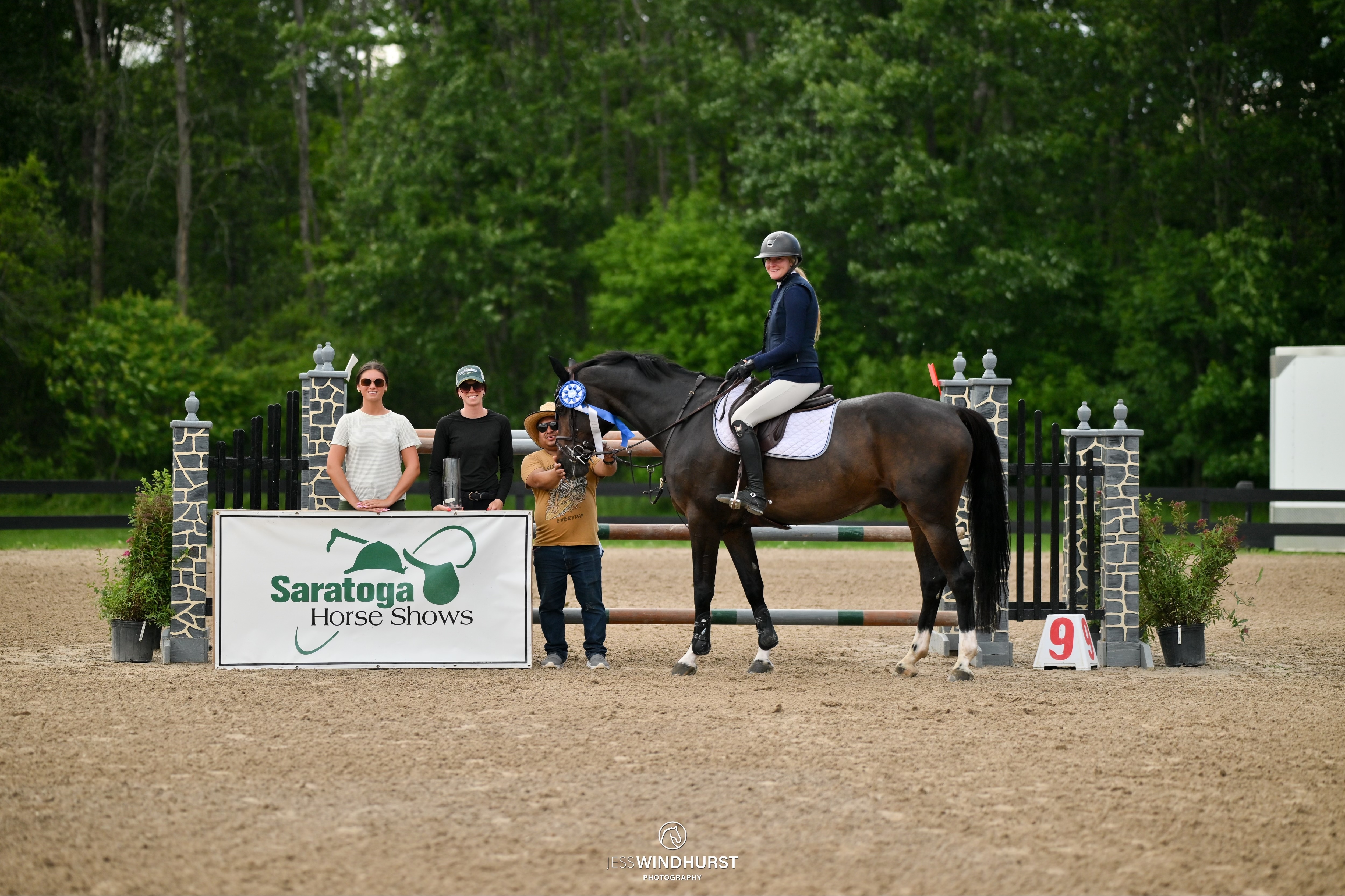 スノウ Alice Cassidy Holds the Winning Card, Copper Canyon Shows Grand